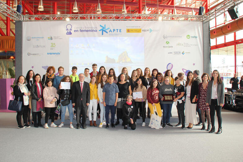 Ciencia y tecnología en femenino Ciencia y tecnología en femenino