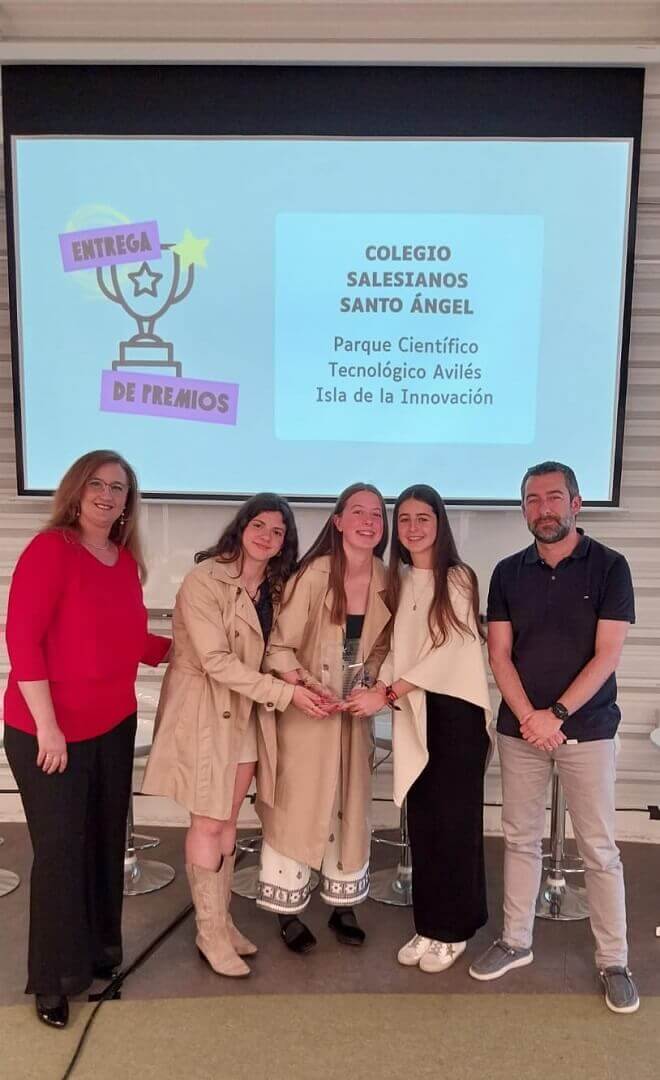 Recepción al equipo ganador del proyecto Ciencia y Tecnología en Femenino Recepción al equipo ganador del proyecto Ciencia y Tecnología en Femenino